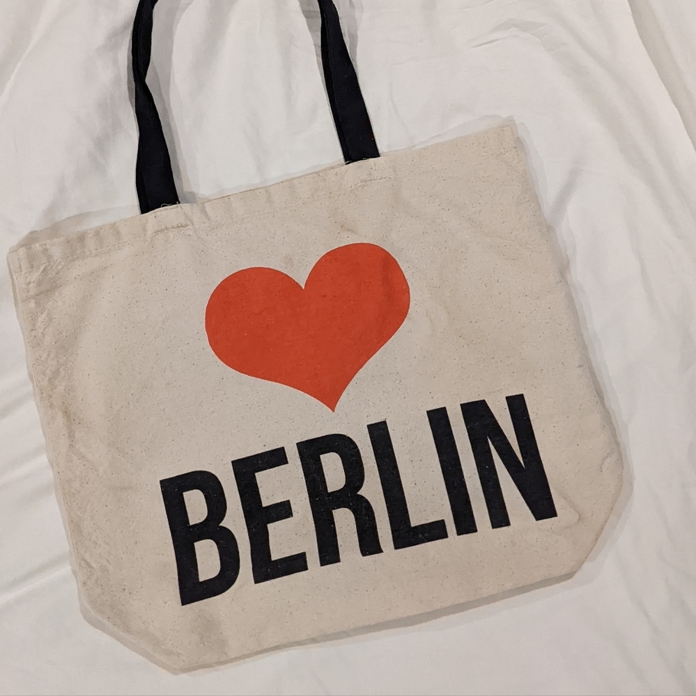 Love Berlin tote bag